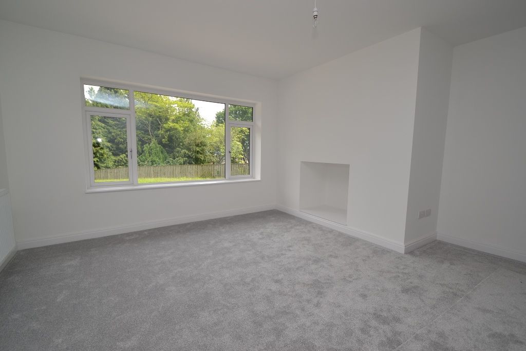 4 Bed Detached Bungalow For Sale - Photograph 2