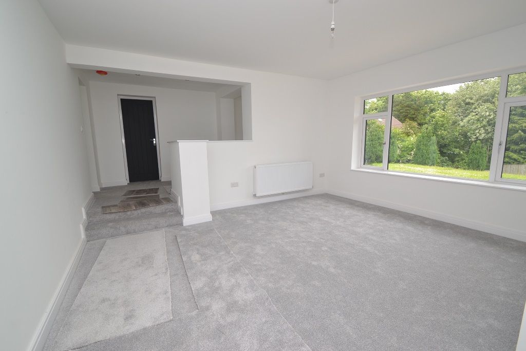 4 Bed Detached Bungalow For Sale - Photograph 3