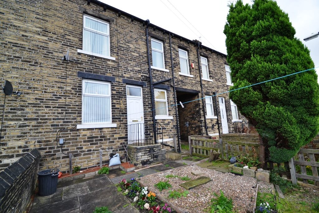 2 Bed End Terraced House Auction - 0