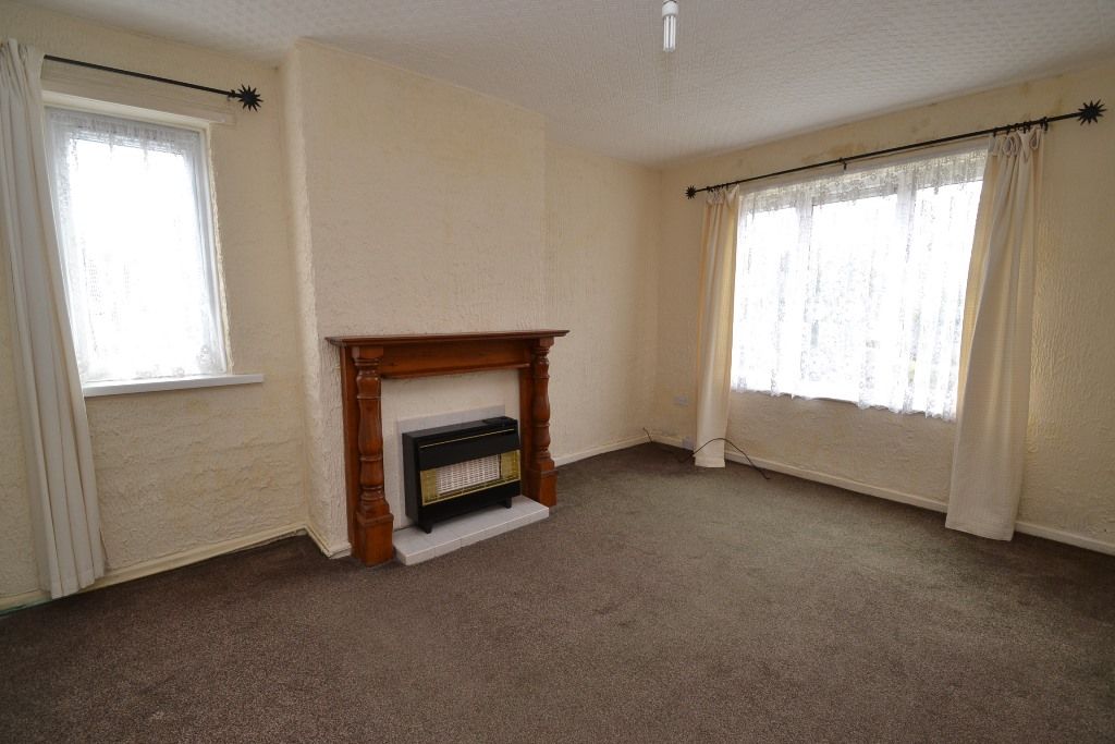 1 Bed Ground Floor Maisonette Flat/apartment For Sale - Photograph 4