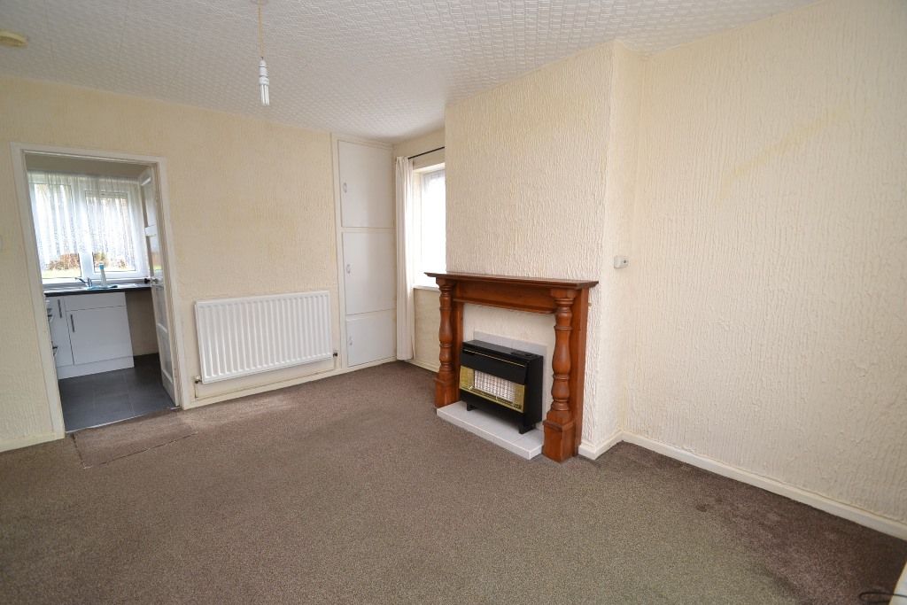 1 Bed Ground Floor Maisonette Flat/apartment For Sale - Photograph 5