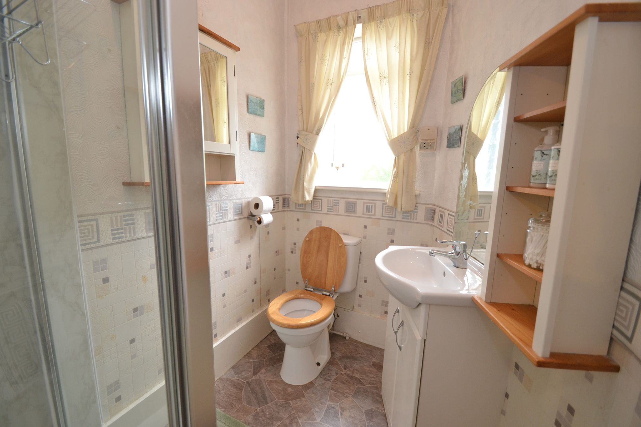 3 Bed Mid Terraced House For Sale - Photograph 10