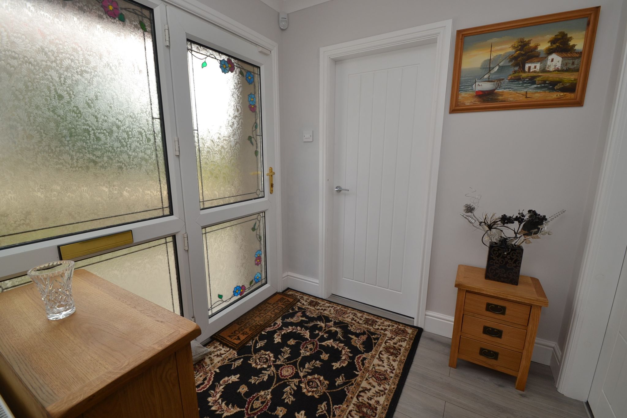 4 Bed Semi-detached House For Sale - Photograph 4
