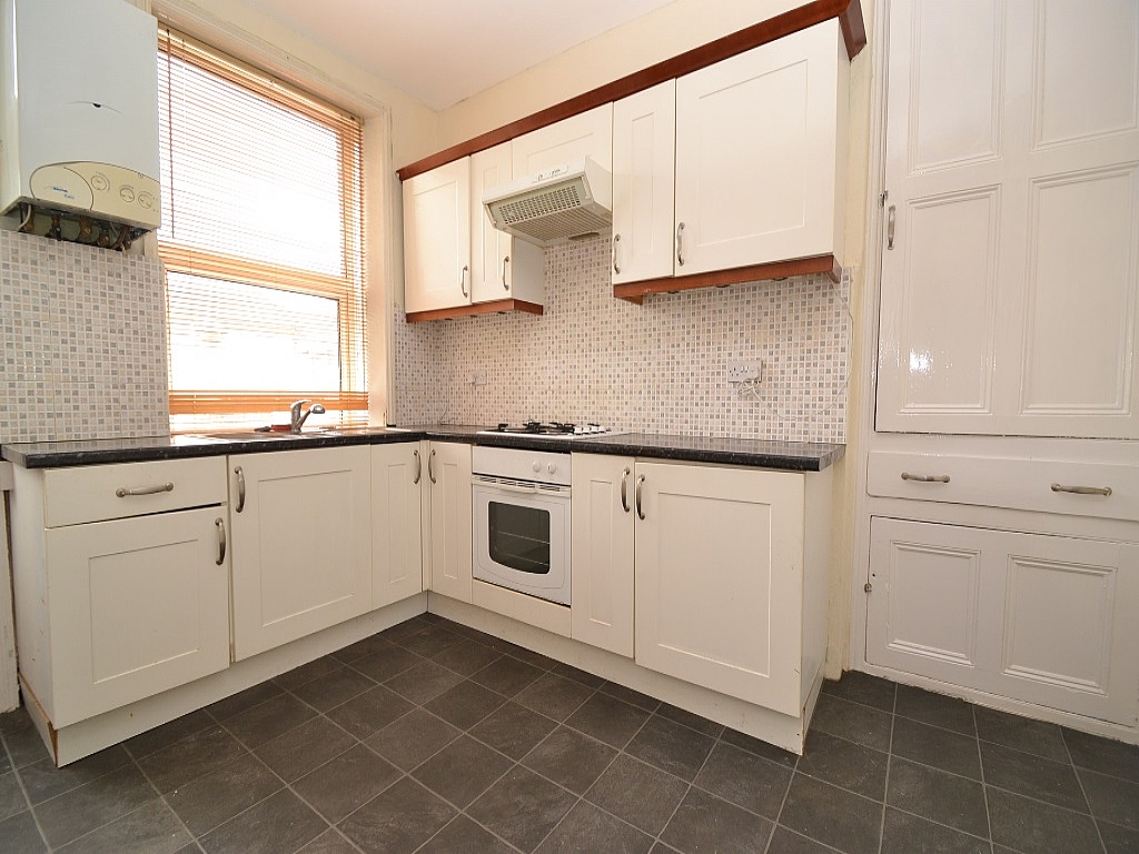 3 Bed Mid Terraced House To Rent - 0