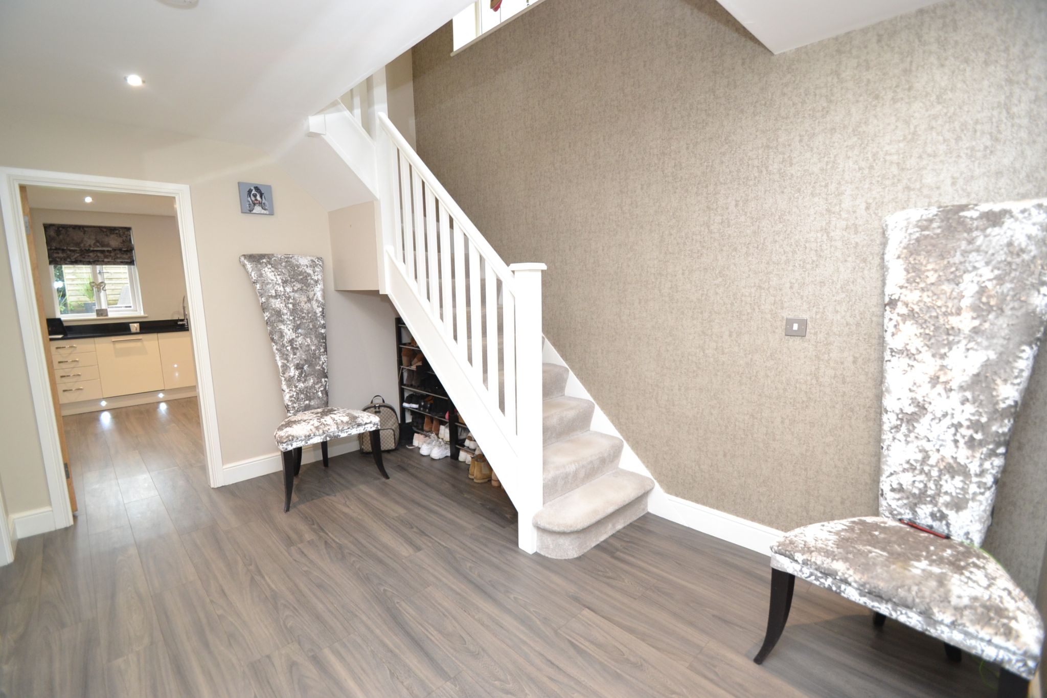 5 Bed Detached House For Sale - Photograph 4