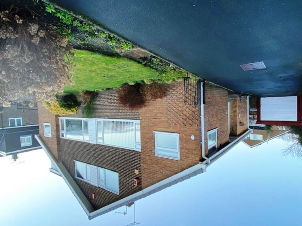 2 Bed Semi-detached House For Sale - Photograph 1