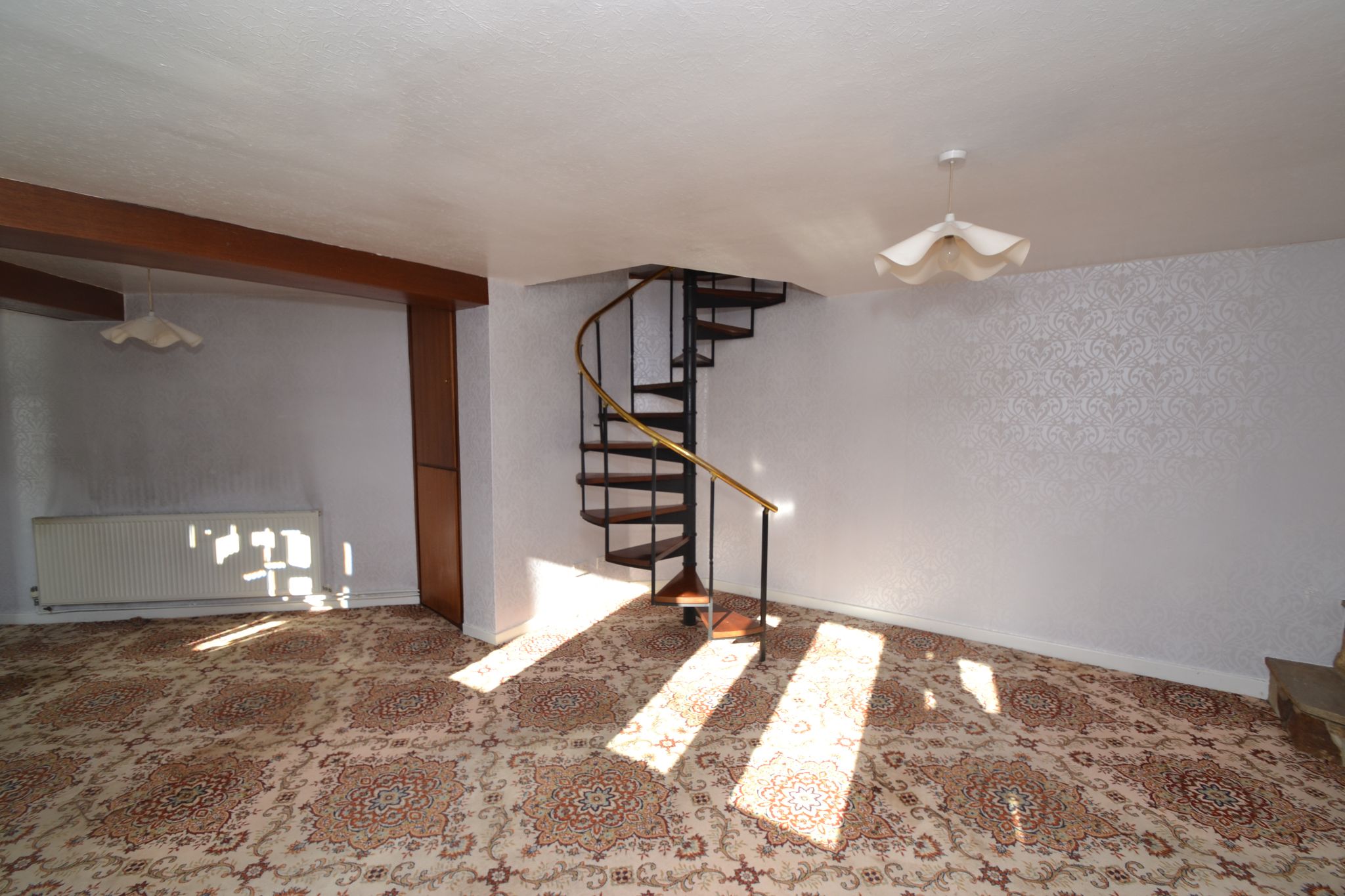 1 Bed Link Detached House For Sale - Photograph 3