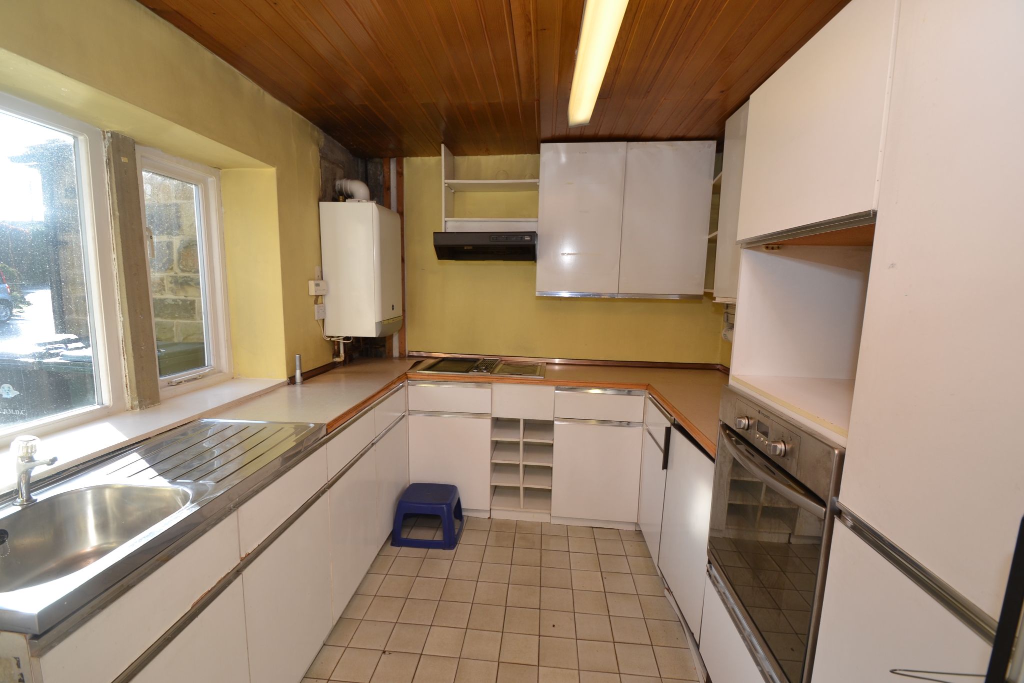 1 Bed Link Detached House For Sale - Photograph 4