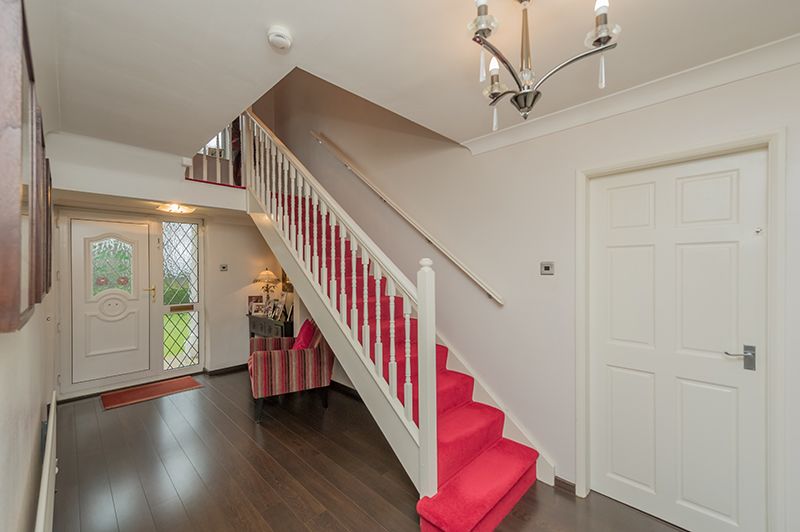 4 Bed Detached House For Sale - Photograph 2