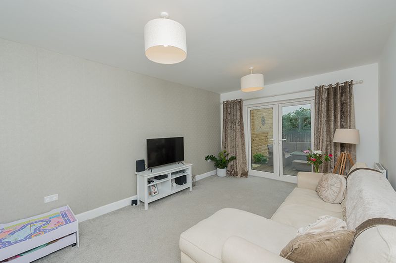 4 Bed Detached House For Sale - Photograph 3