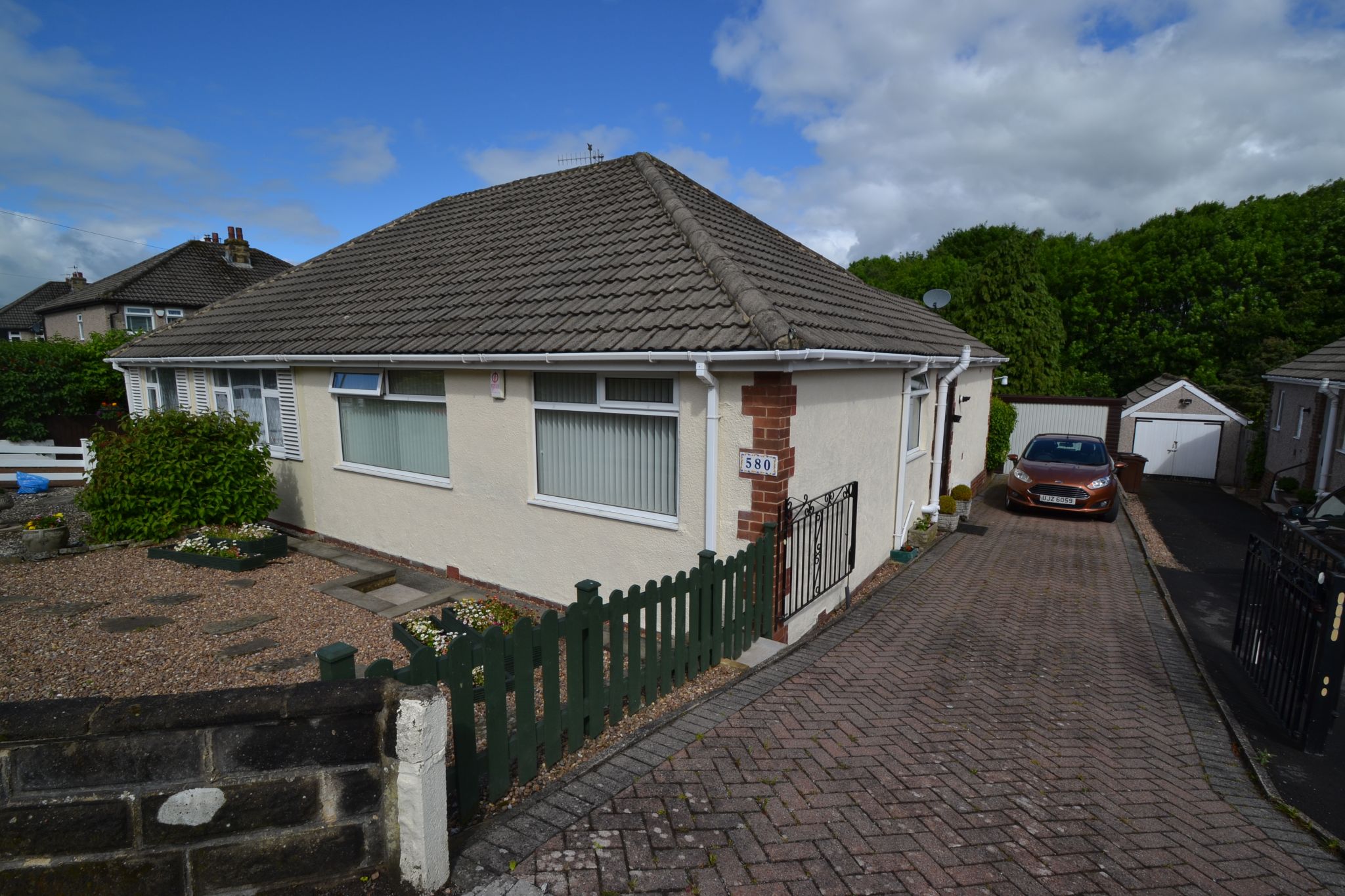 2 Bed Semi-detached Bungalow For Sale - Photograph 1