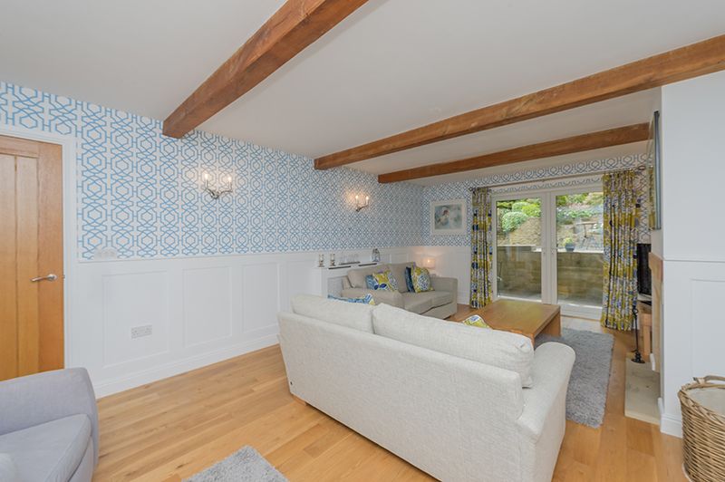 4 Bed Detached House For Sale - Photograph 2