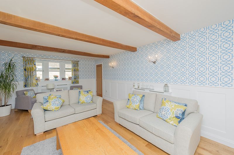 4 Bed Detached House For Sale - Photograph 3