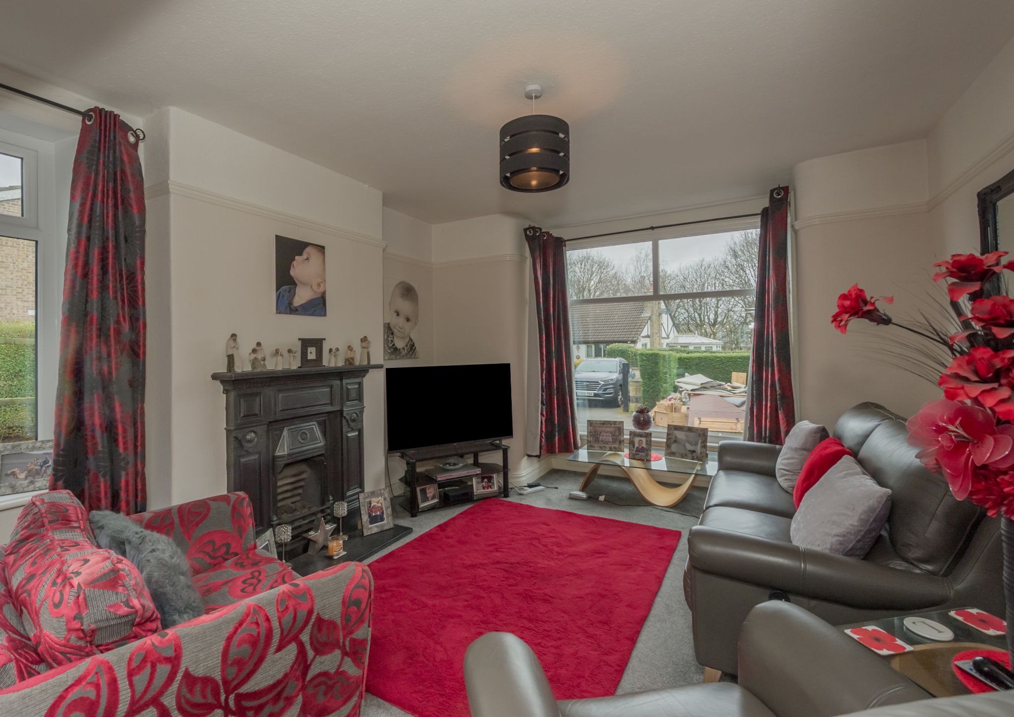 3 Bed Semi-detached House For Sale - Photograph 2