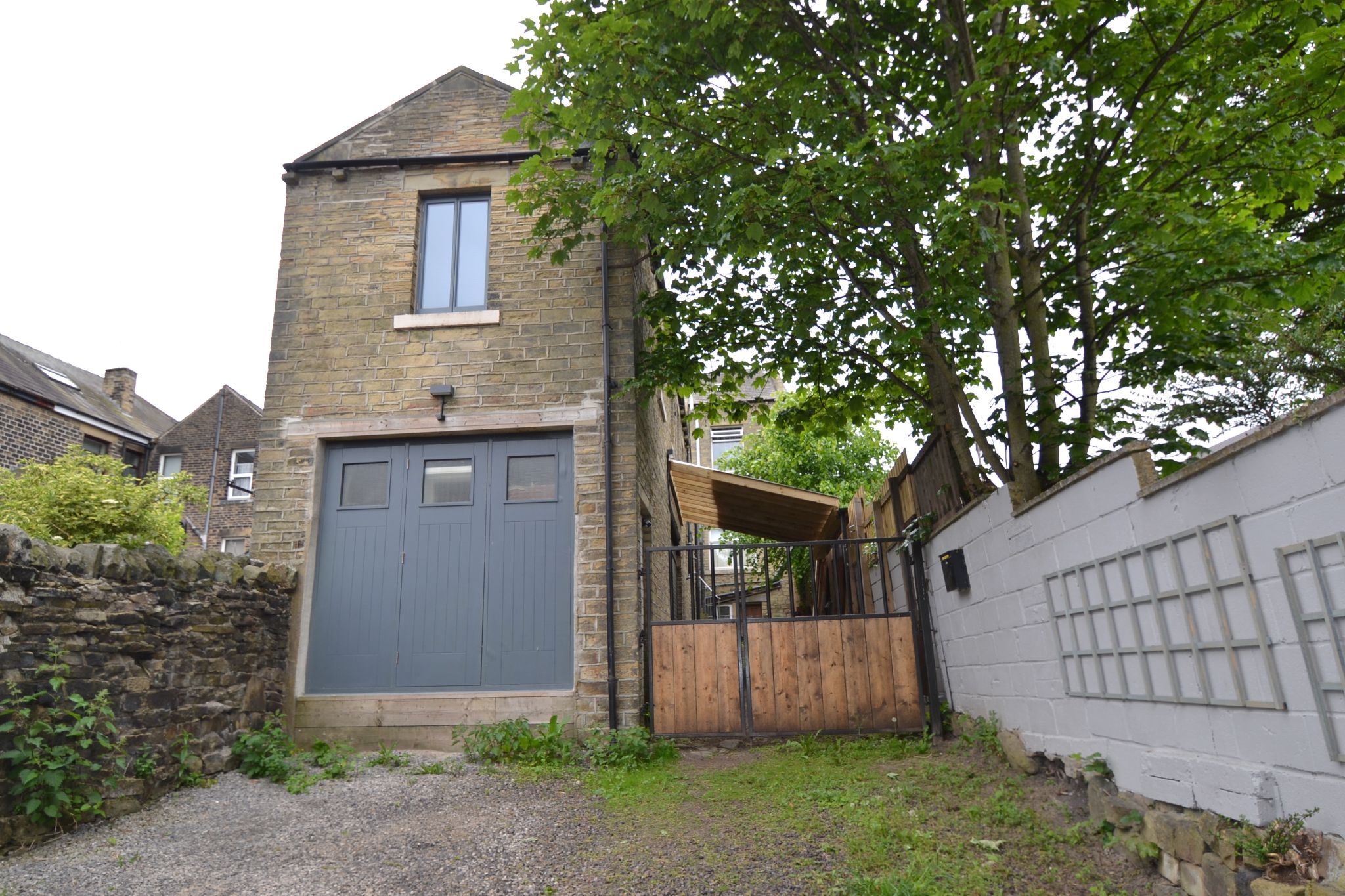 2 Bed Undefined House For Sale - Photograph 1