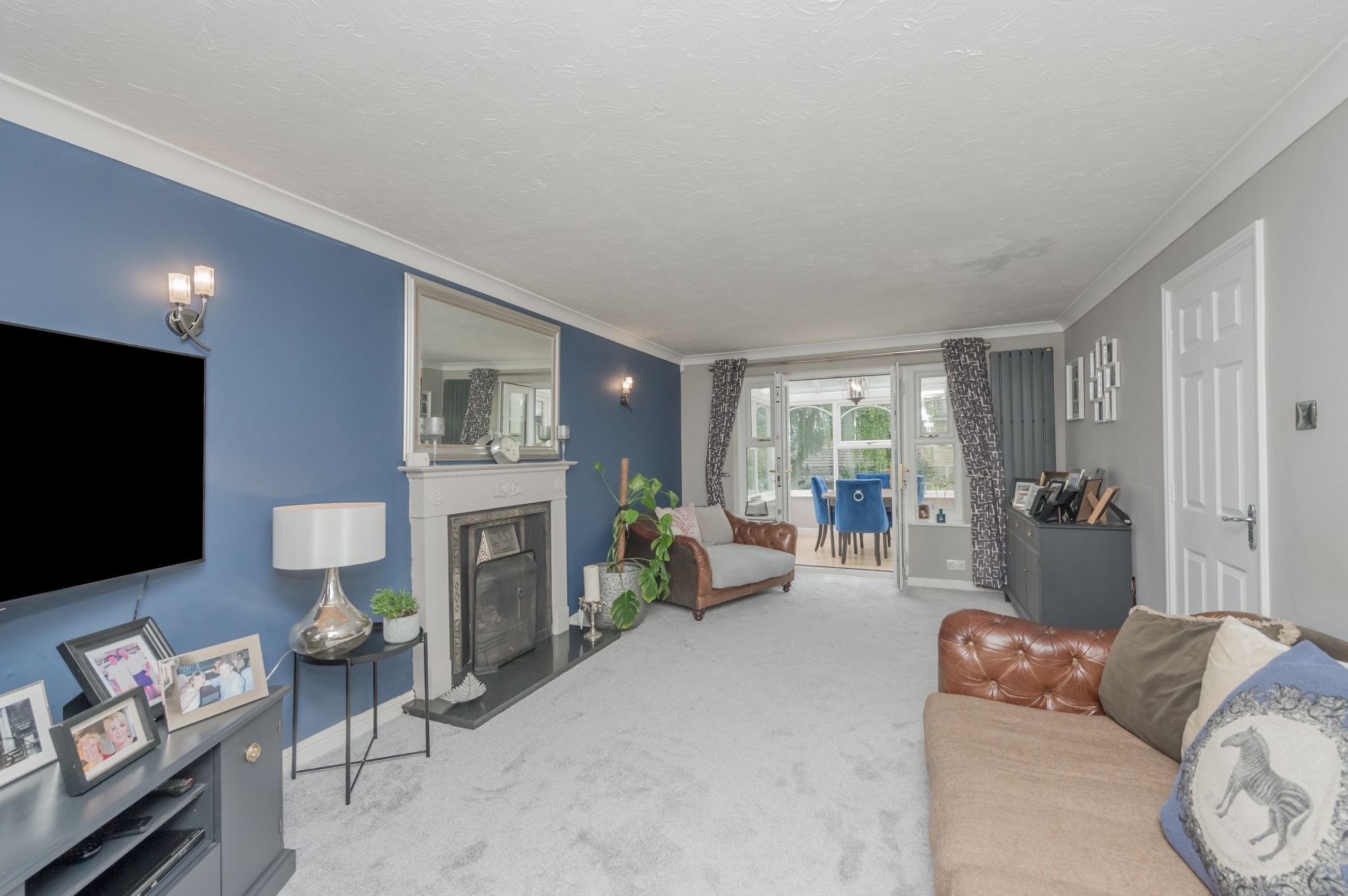 4 Bed Detached House For Sale - Photograph 4