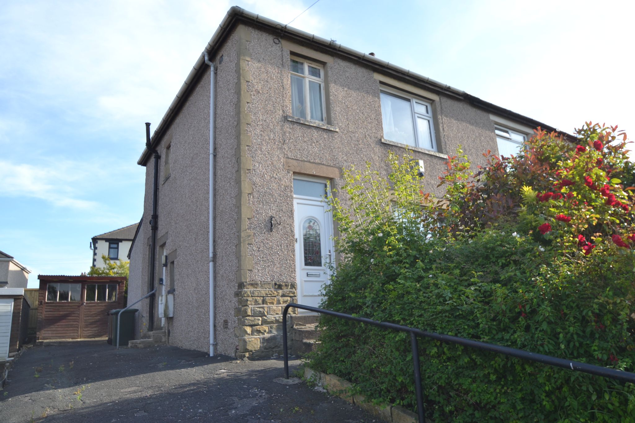 3 Bed Semi-detached House For Sale - Photograph 1