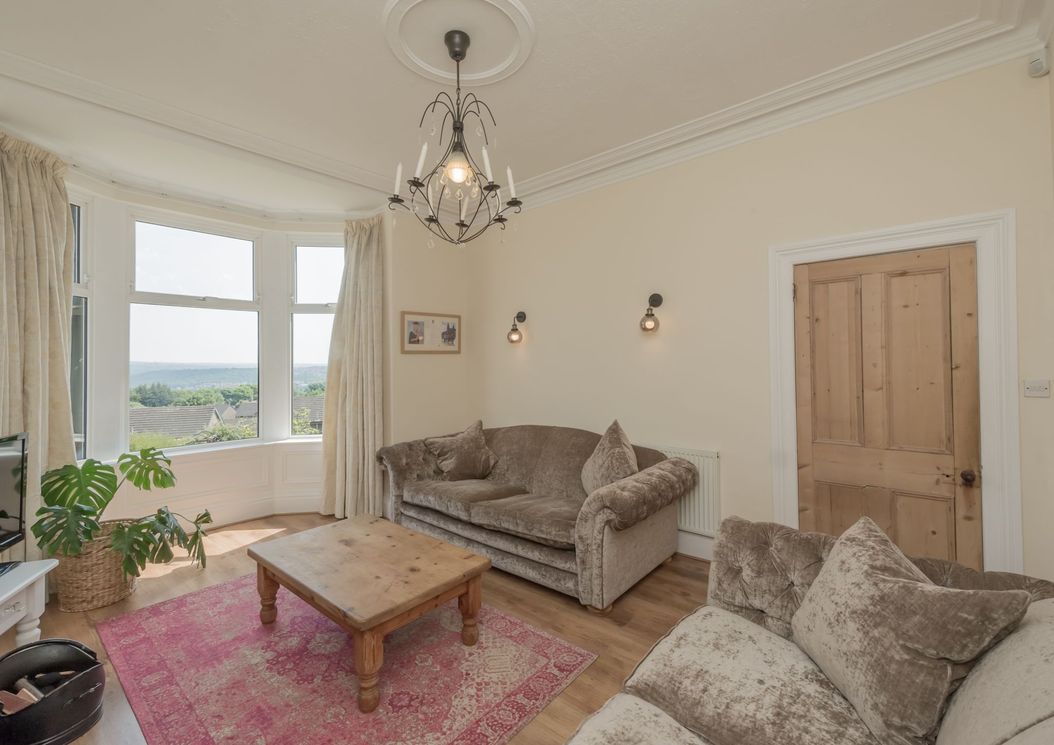 4 Bed Mid Terraced House For Sale - Photograph 6