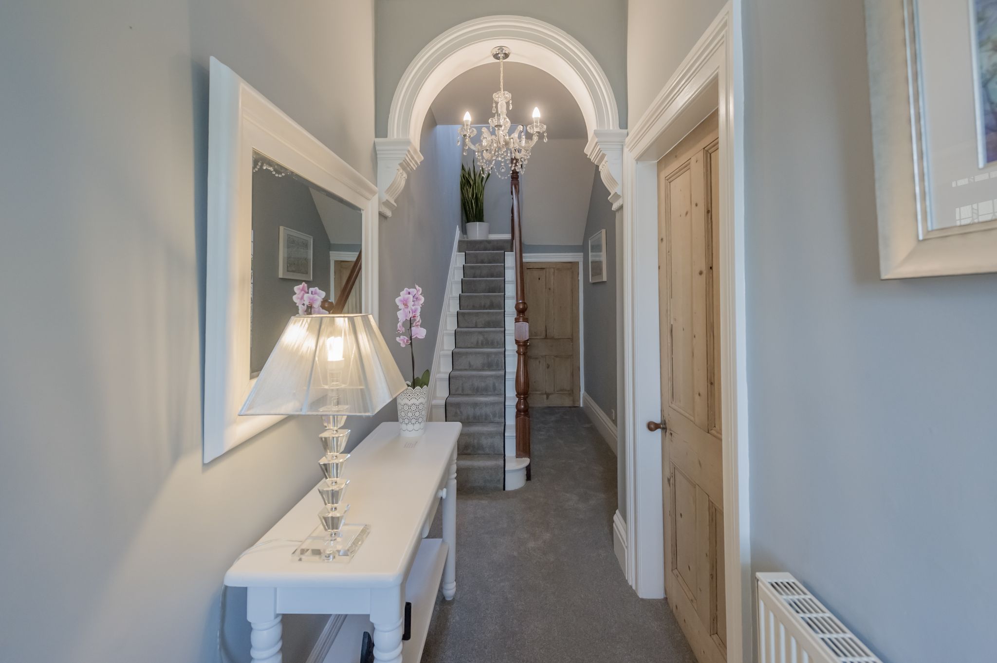 4 Bed Mid Terraced House For Sale - Photograph 8