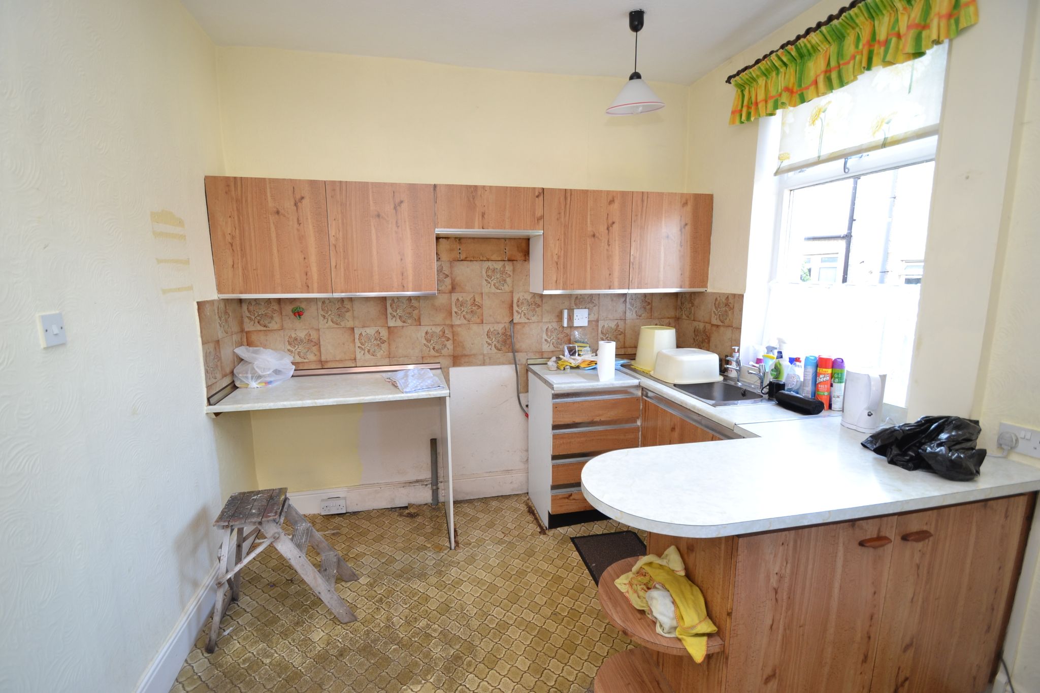 2 Bed Semi-detached House For Sale - Photograph 3