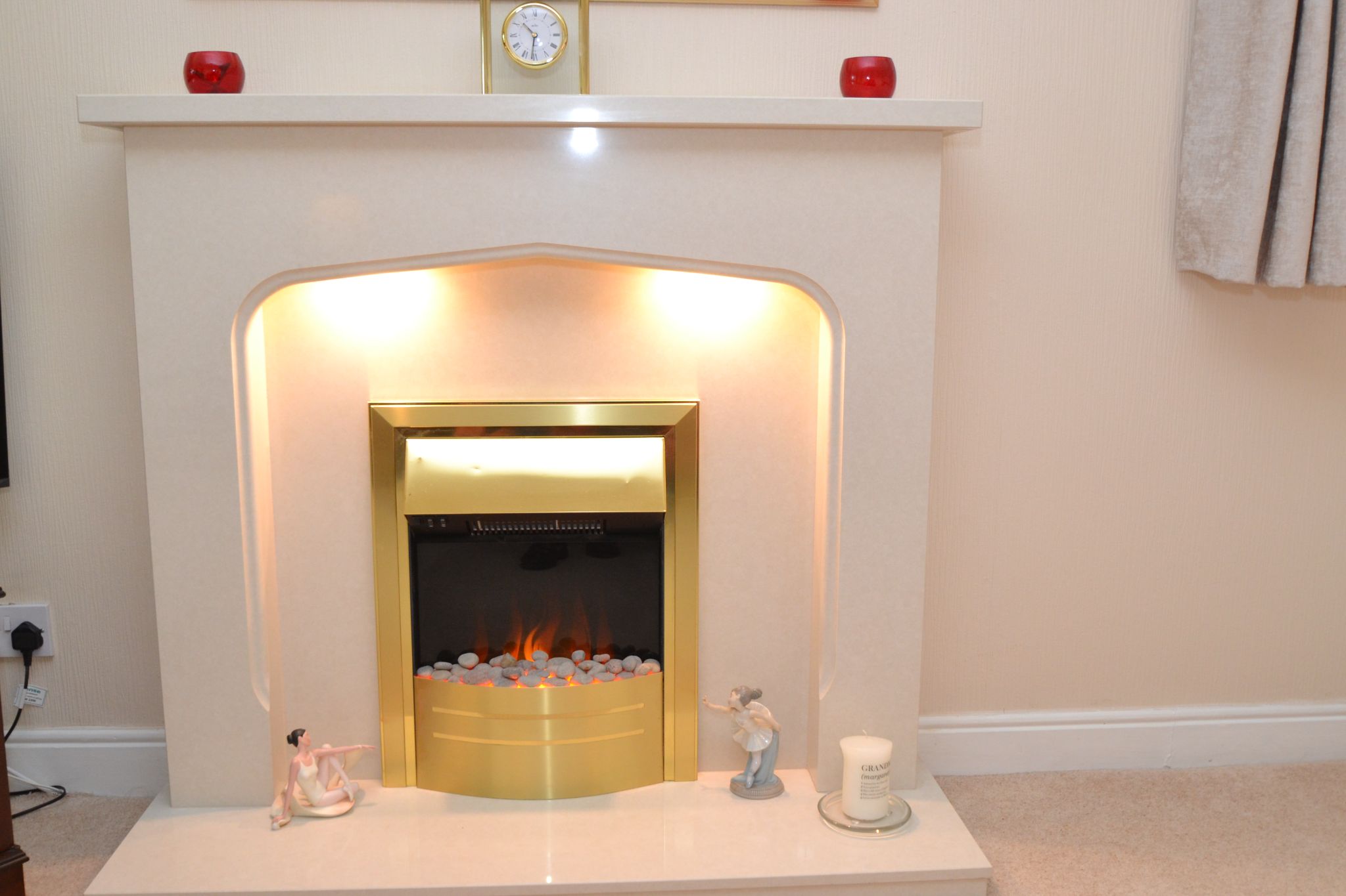 3 Bed Apartment Flat/apartment For Sale - Photograph 3