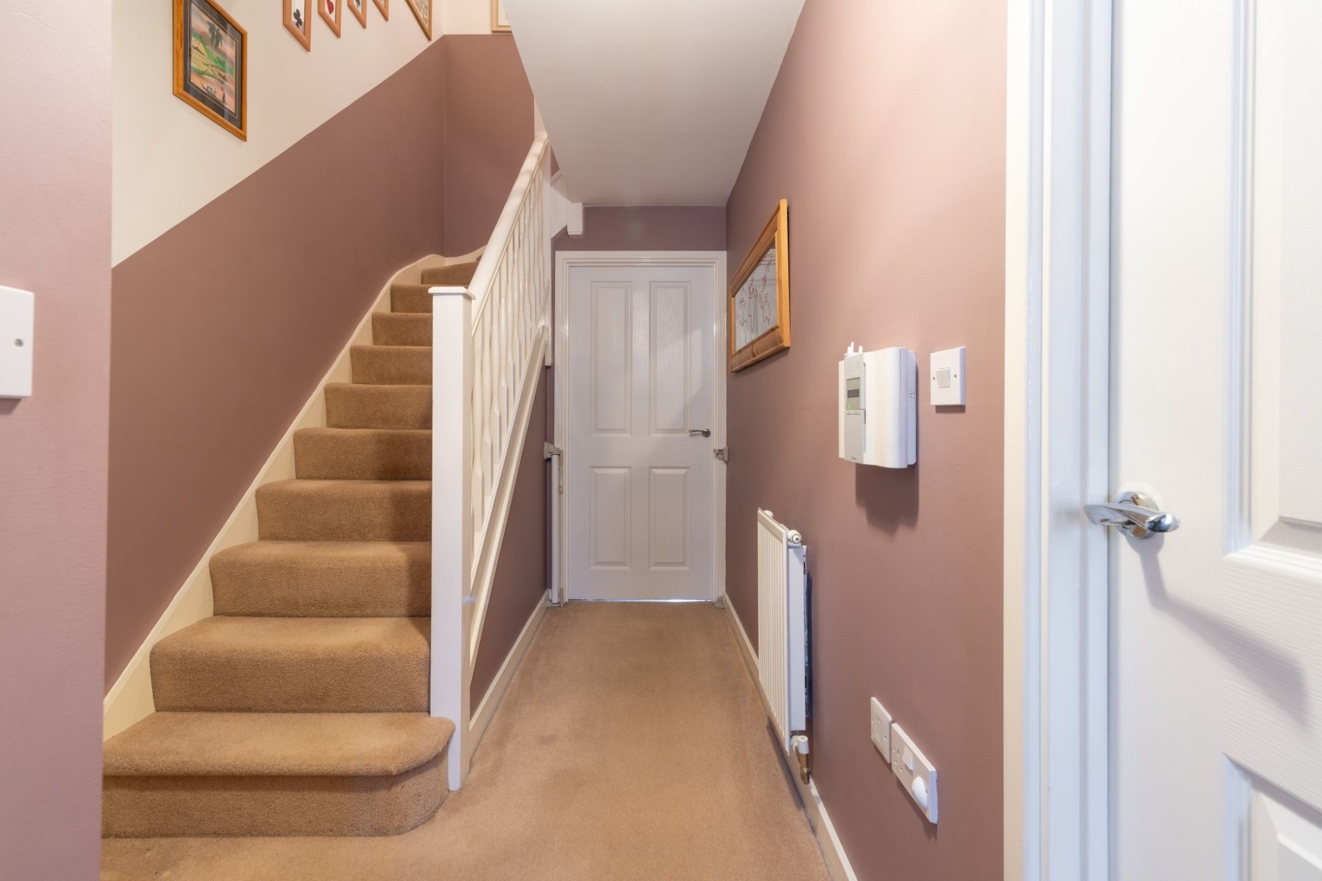 3 Bed Semi-detached House For Sale - Photograph 2