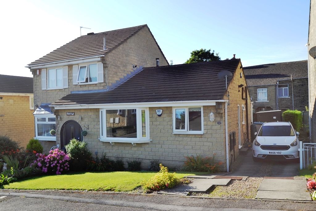 2 Bed Semi-detached Bungalow For Sale - Photograph 1