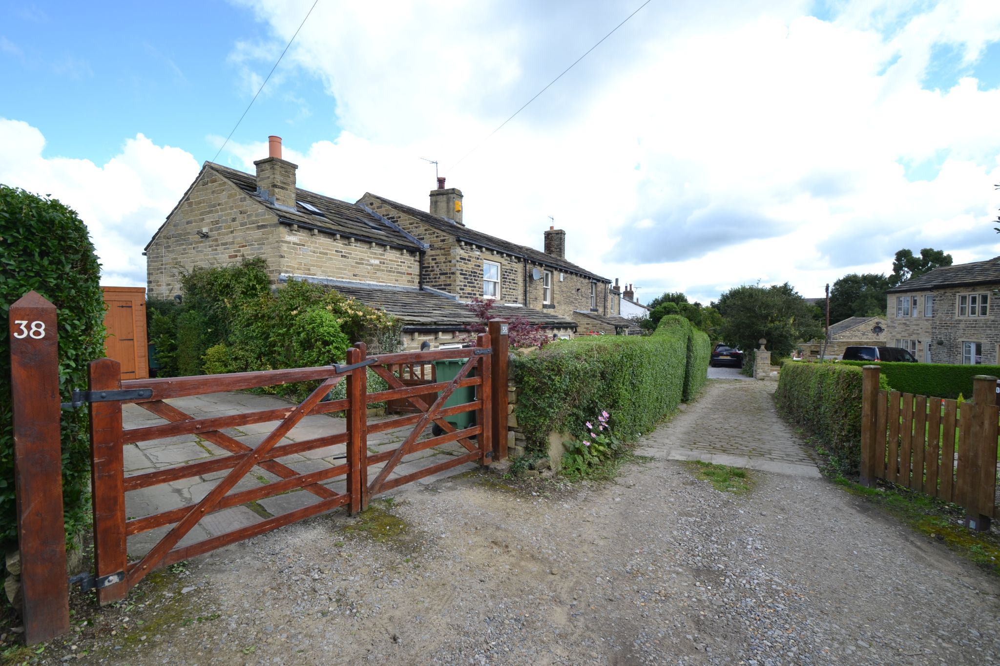 3 Bed Cottage House For Sale - Photograph 26