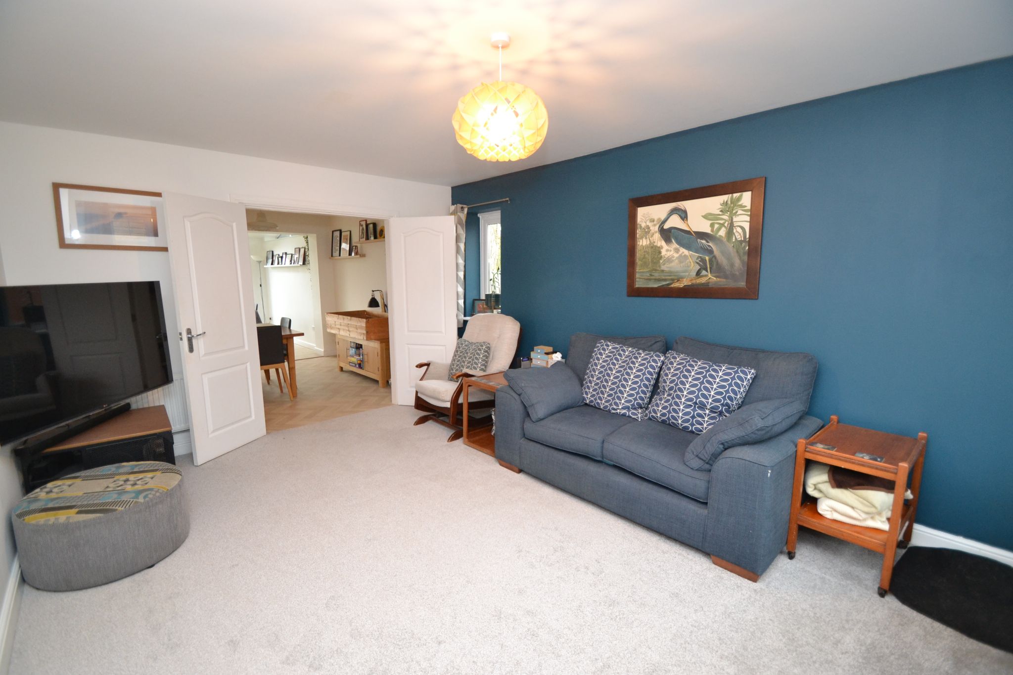 5 Bed Detached House For Sale - Photograph 2