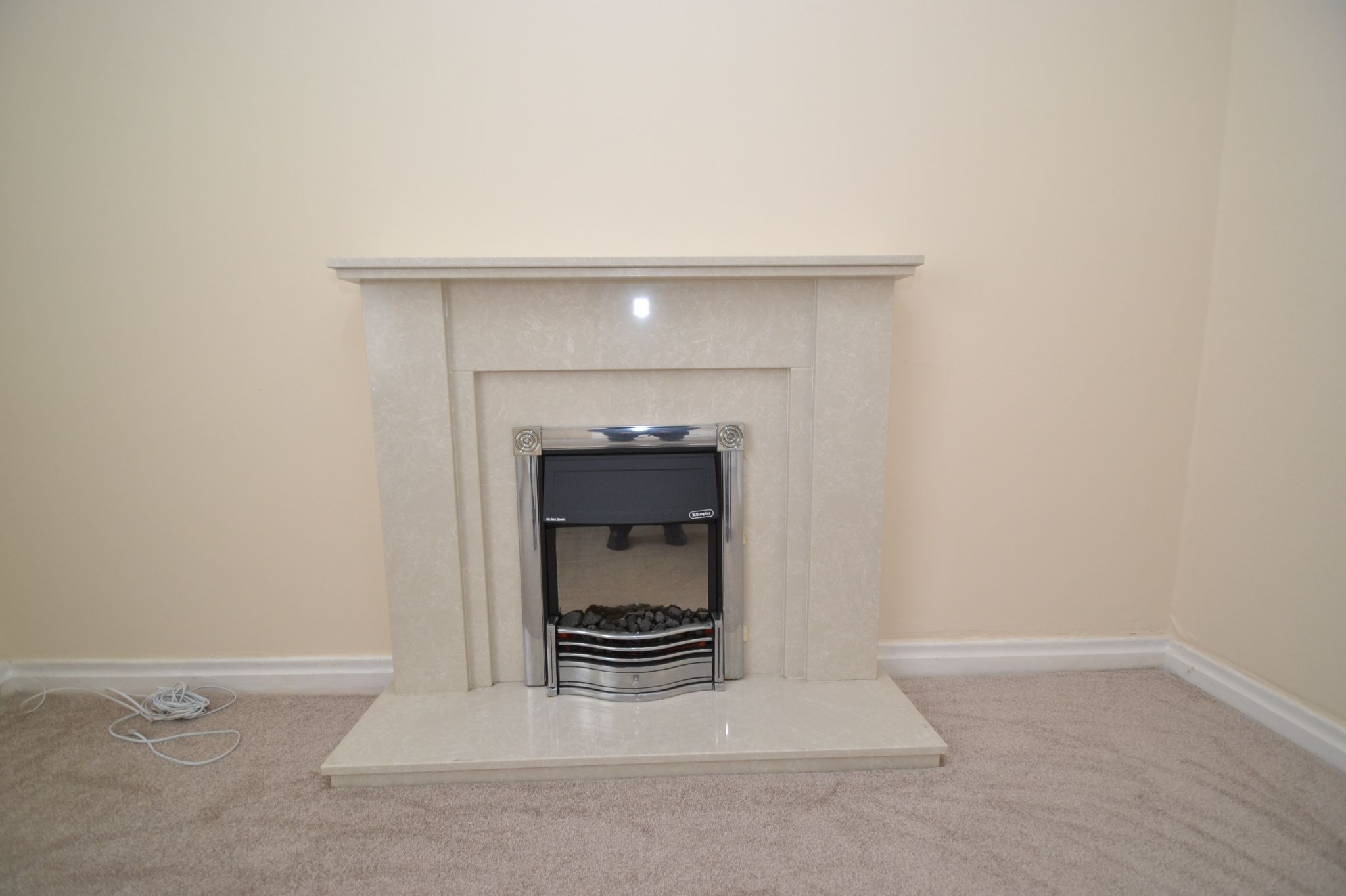 1 Bed Flat Flat/apartment For Sale - Photograph 4