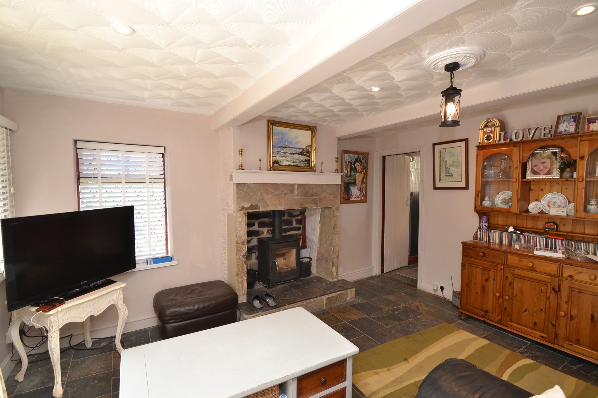 2 Bed Cottage House For Sale - Photograph 4