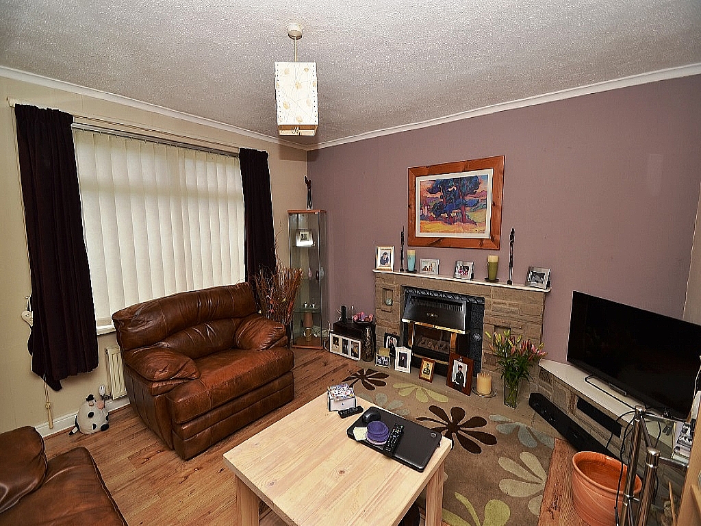 2 Bed Semi-detached House To Rent - 0