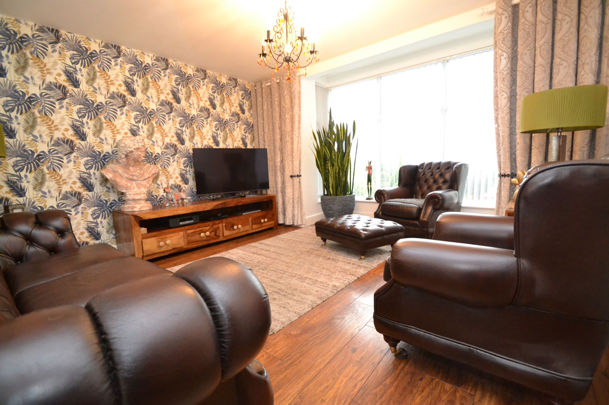 4 Bed Detached Bungalow For Sale - Photograph 2