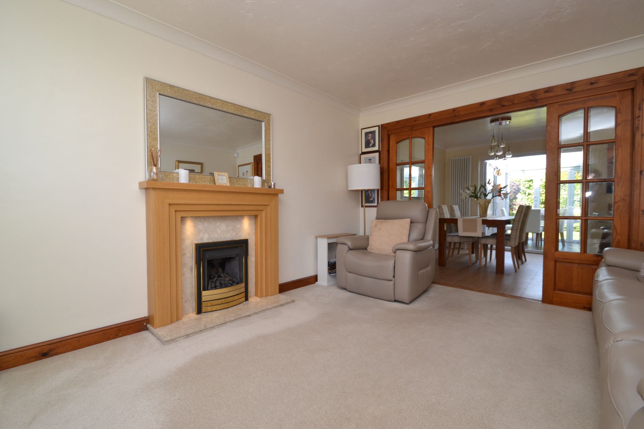 4 Bed Detached House For Sale - Photograph 4