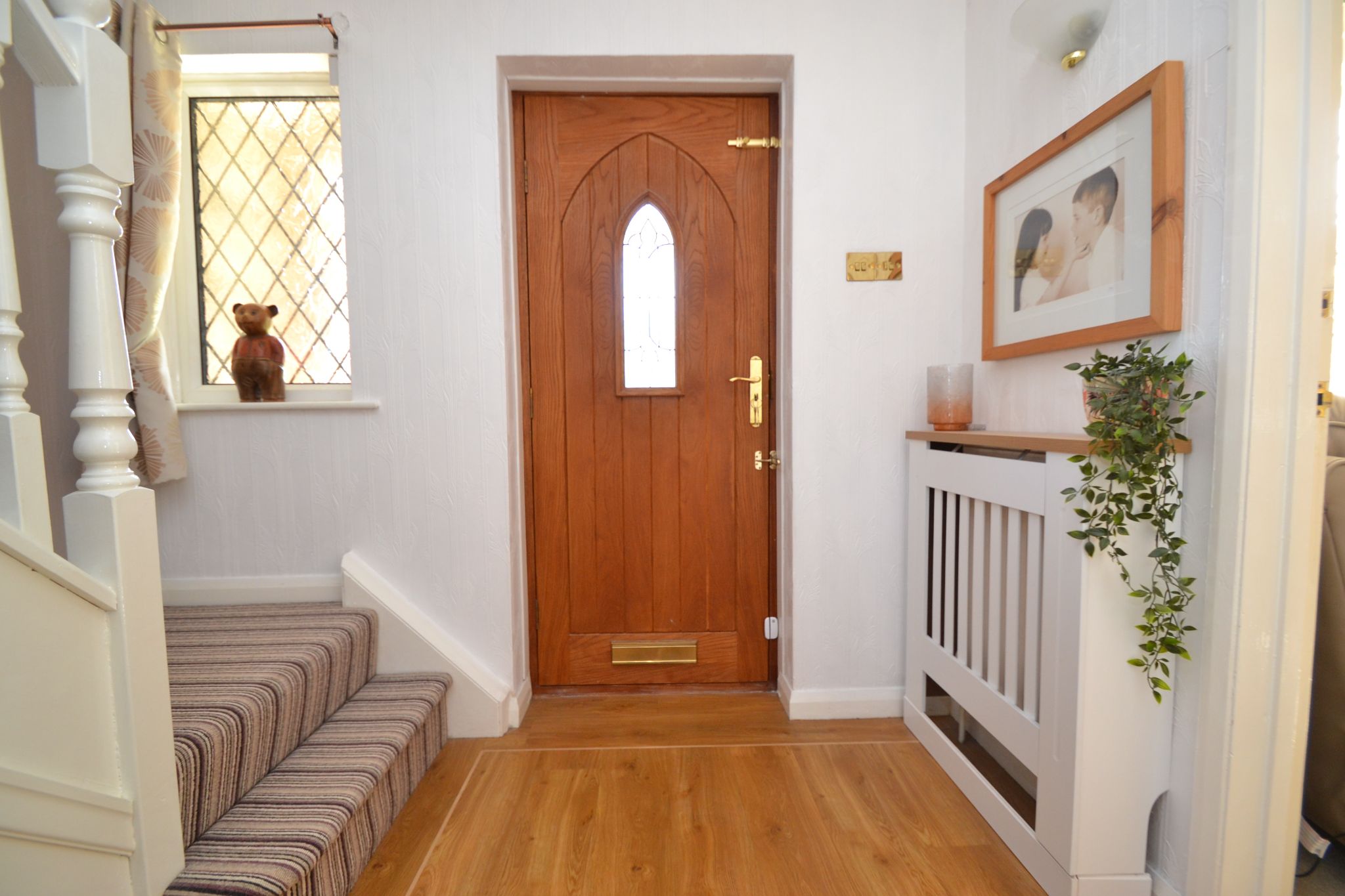 4 Bed Detached House For Sale - Photograph 2