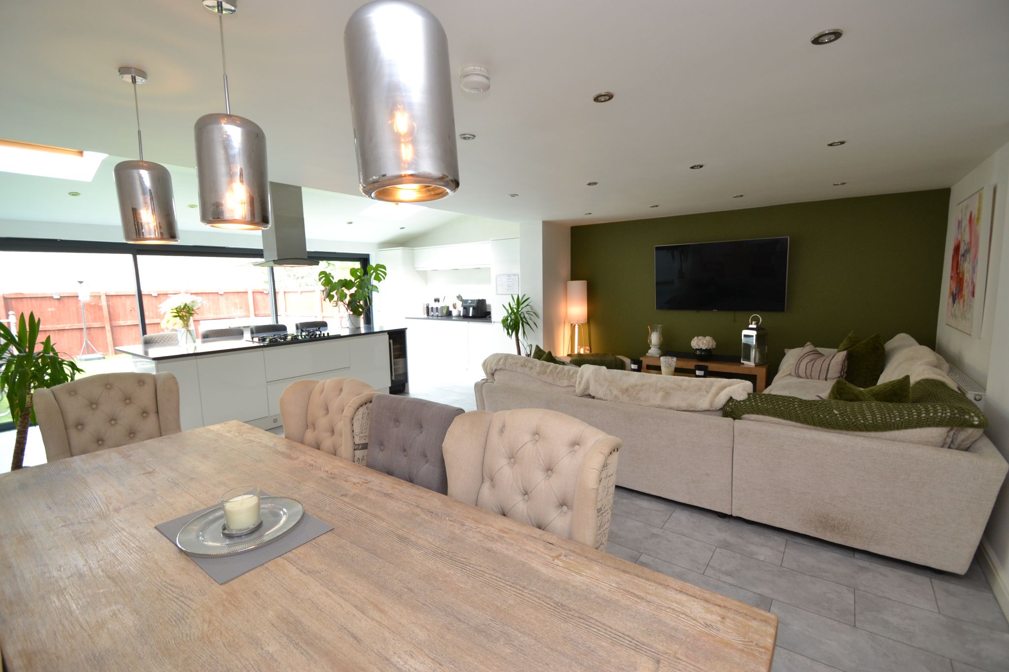 4 Bed Detached House For Sale - Photograph 7