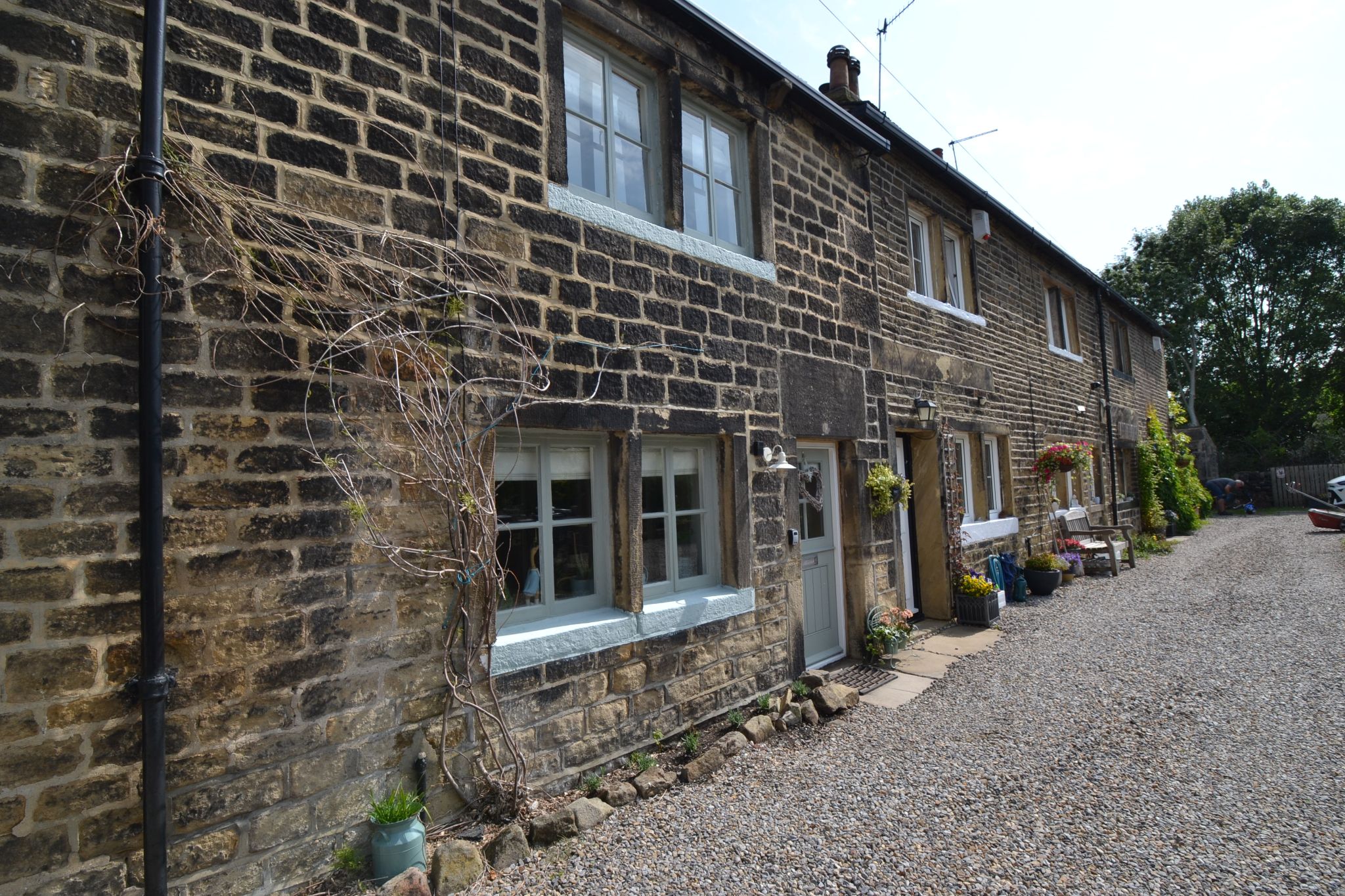 2 Bed Cottage House For Sale - Photograph 26