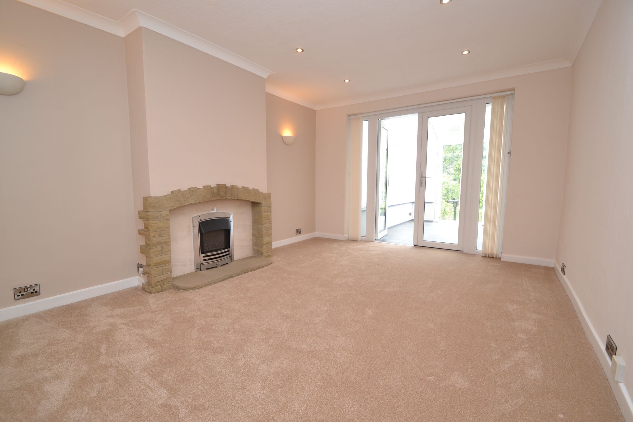 2 Bed Semi-detached Bungalow For Sale - Photograph 3