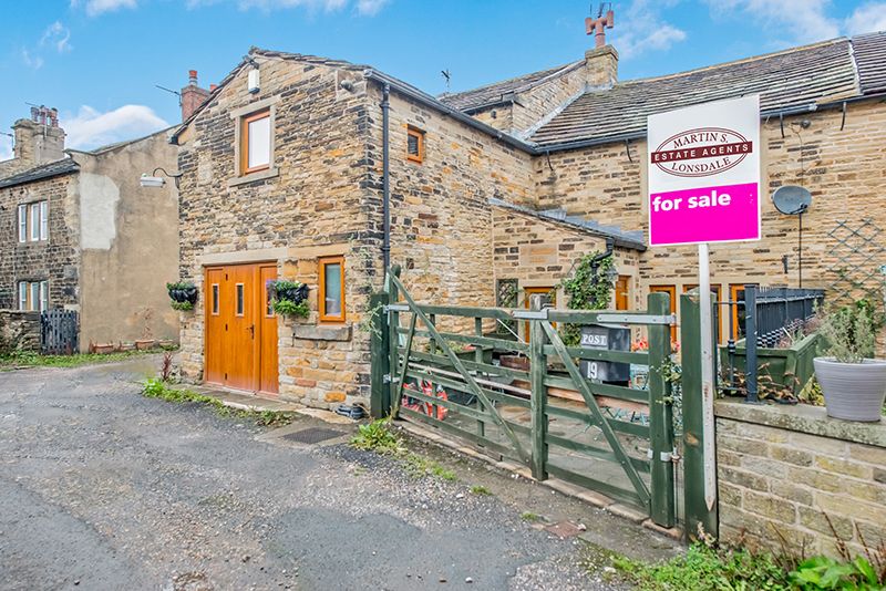 4 Bed Cottage House For Sale - Photograph 6