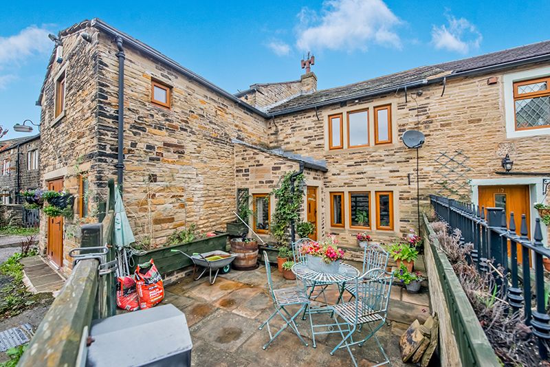 4 Bed Cottage House For Sale - Photograph 33