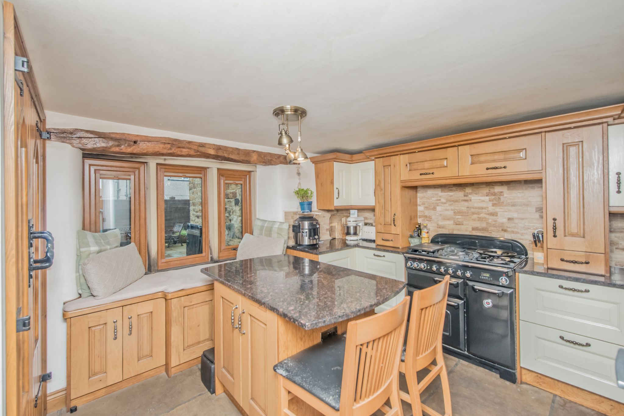 4 Bed Cottage House For Sale - Photograph 4