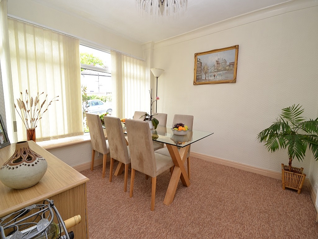 3 Bed Semi-detached House To Rent - 0