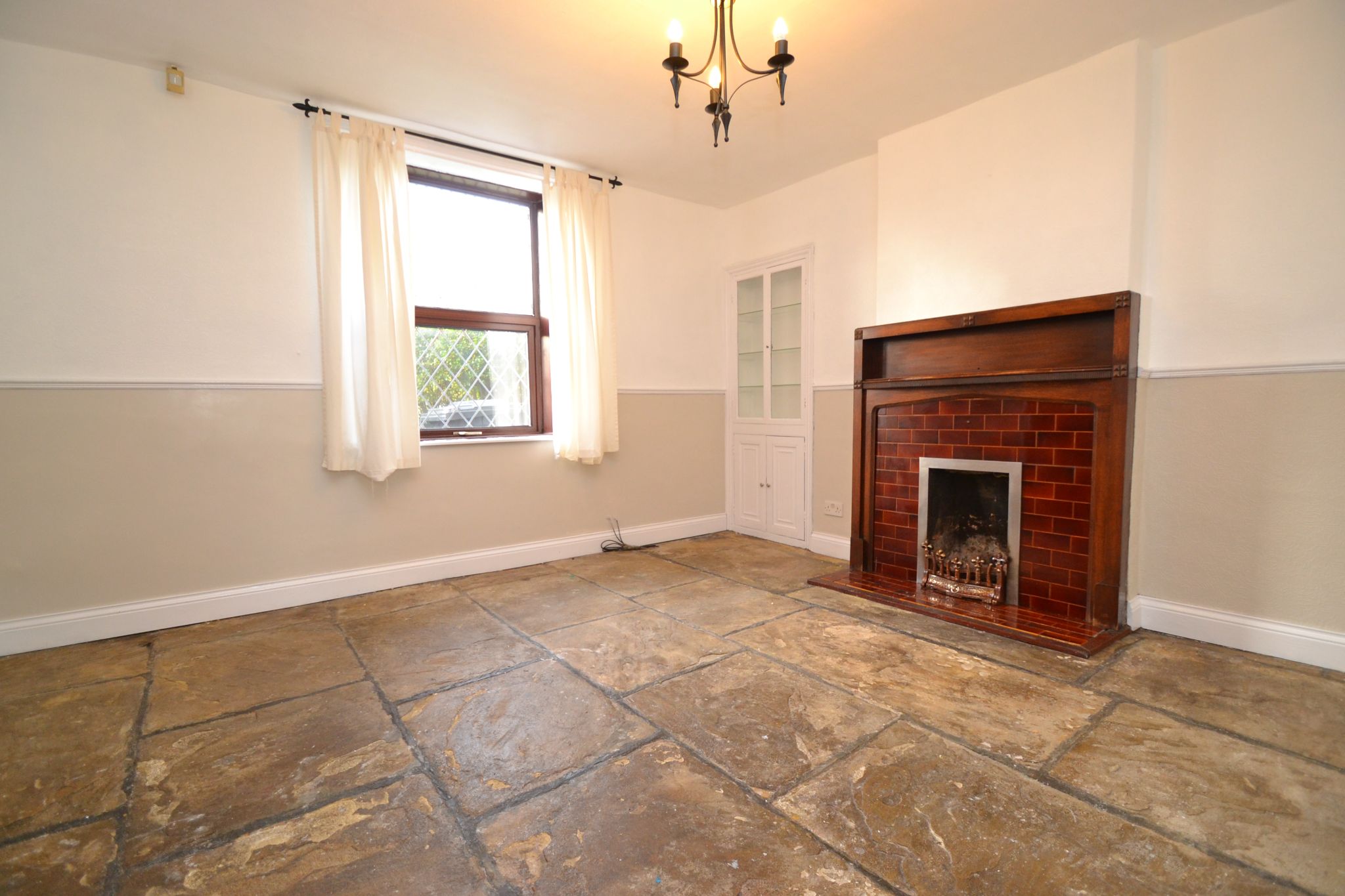 2 Bed Mid Terraced House For Sale - Photograph 4
