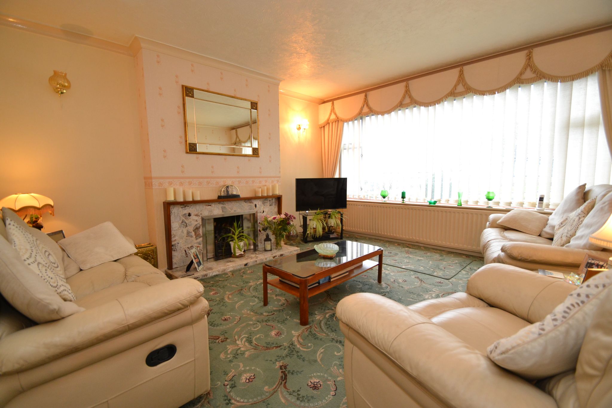 2 Bed Chalet House For Sale - Photograph 2