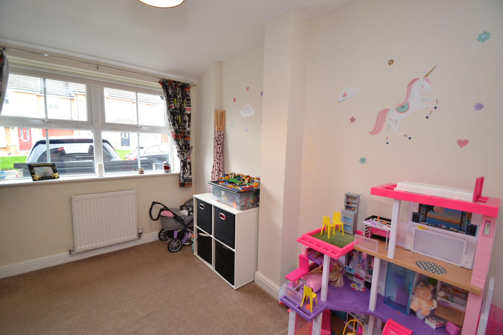 3 Bed Mid Terraced House For Sale - Photograph 5