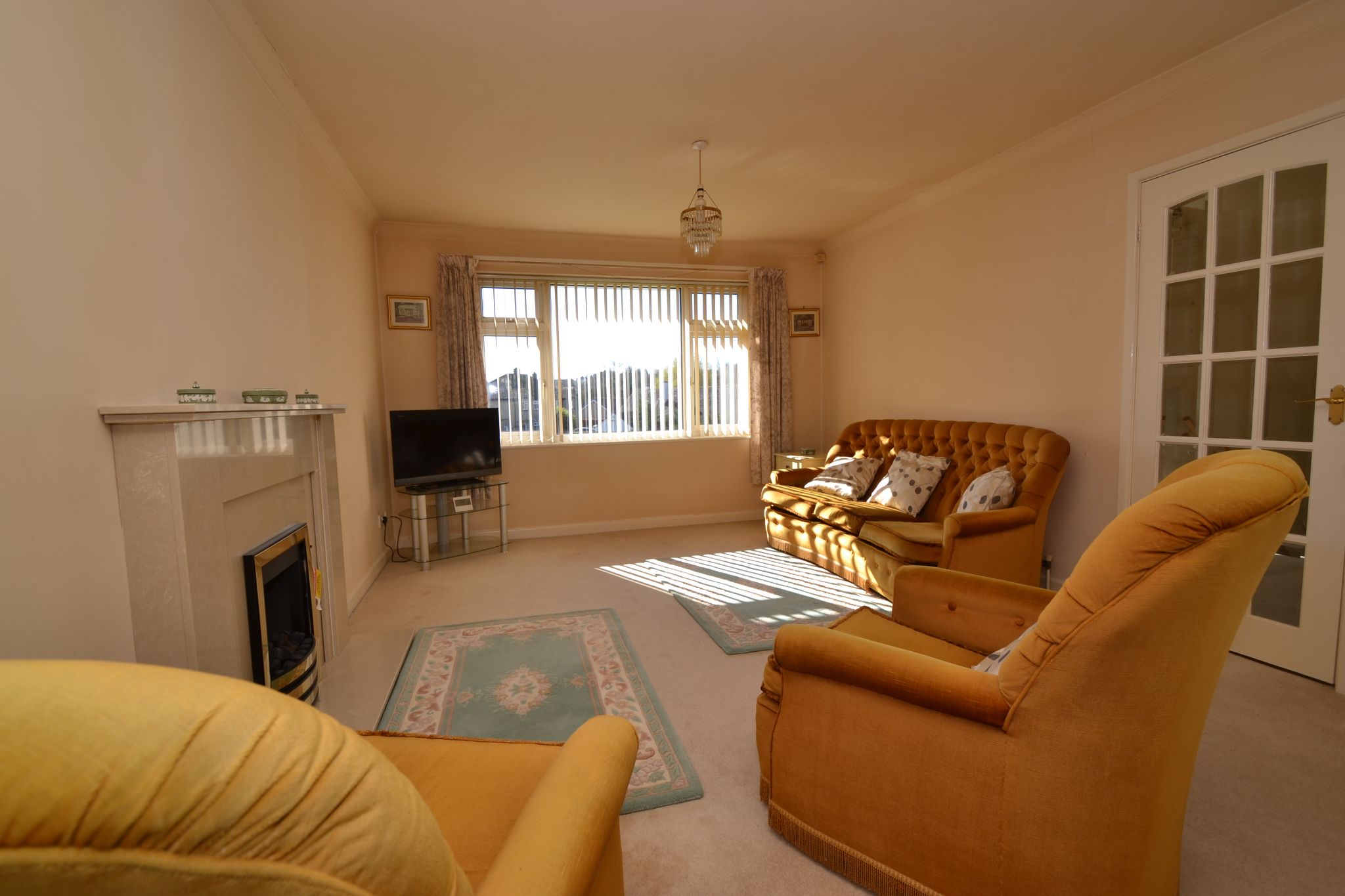 2 Bed Apartment Flat/apartment For Sale - Photograph 3