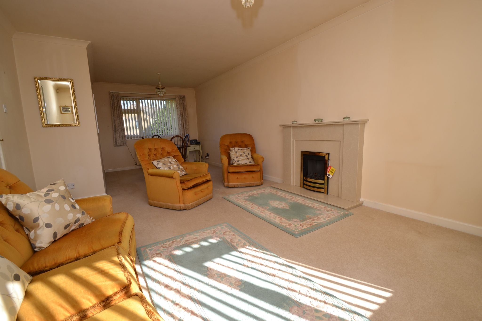 2 Bed Apartment Flat/apartment For Sale - Photograph 4