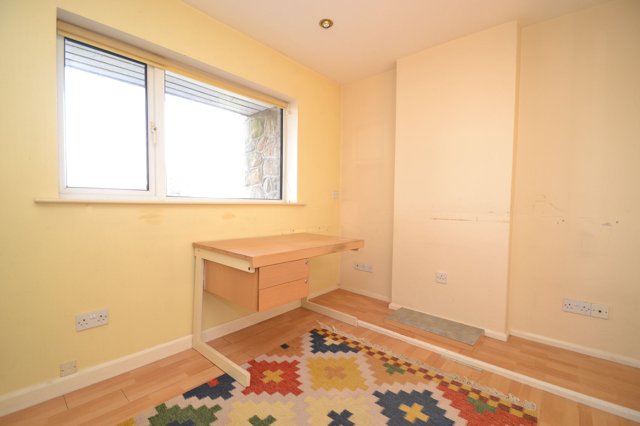 3 Bed End Terraced House For Sale - Photograph 2