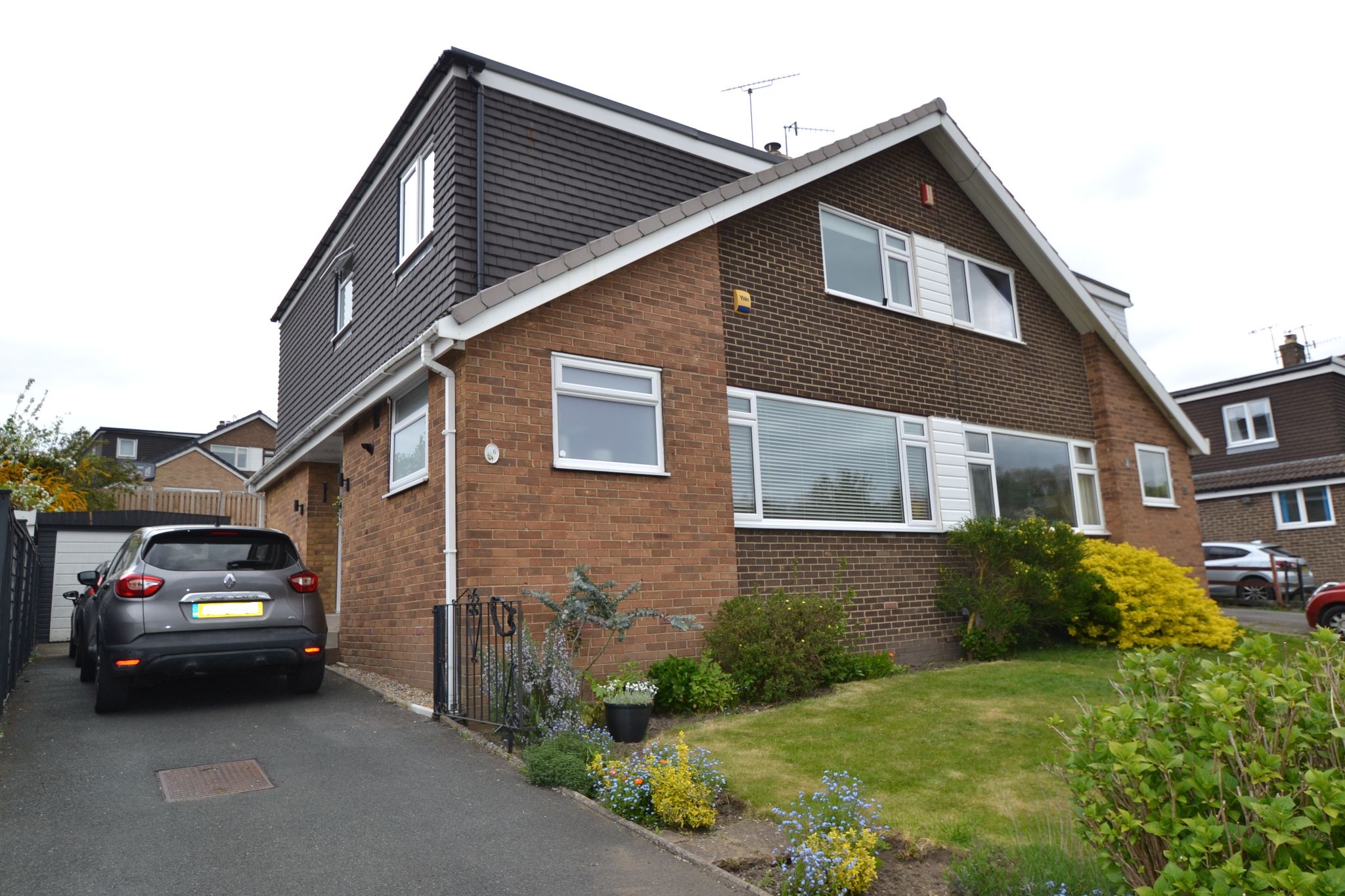 4 Bed Semi-detached Dormer House For Sale - Photograph 1