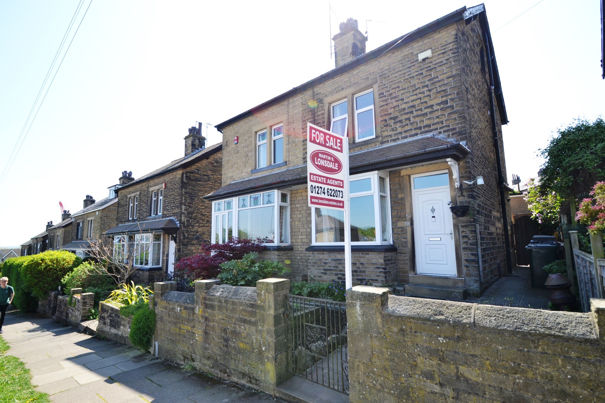 3 Bed Semi-detached House For Sale - Photograph 1